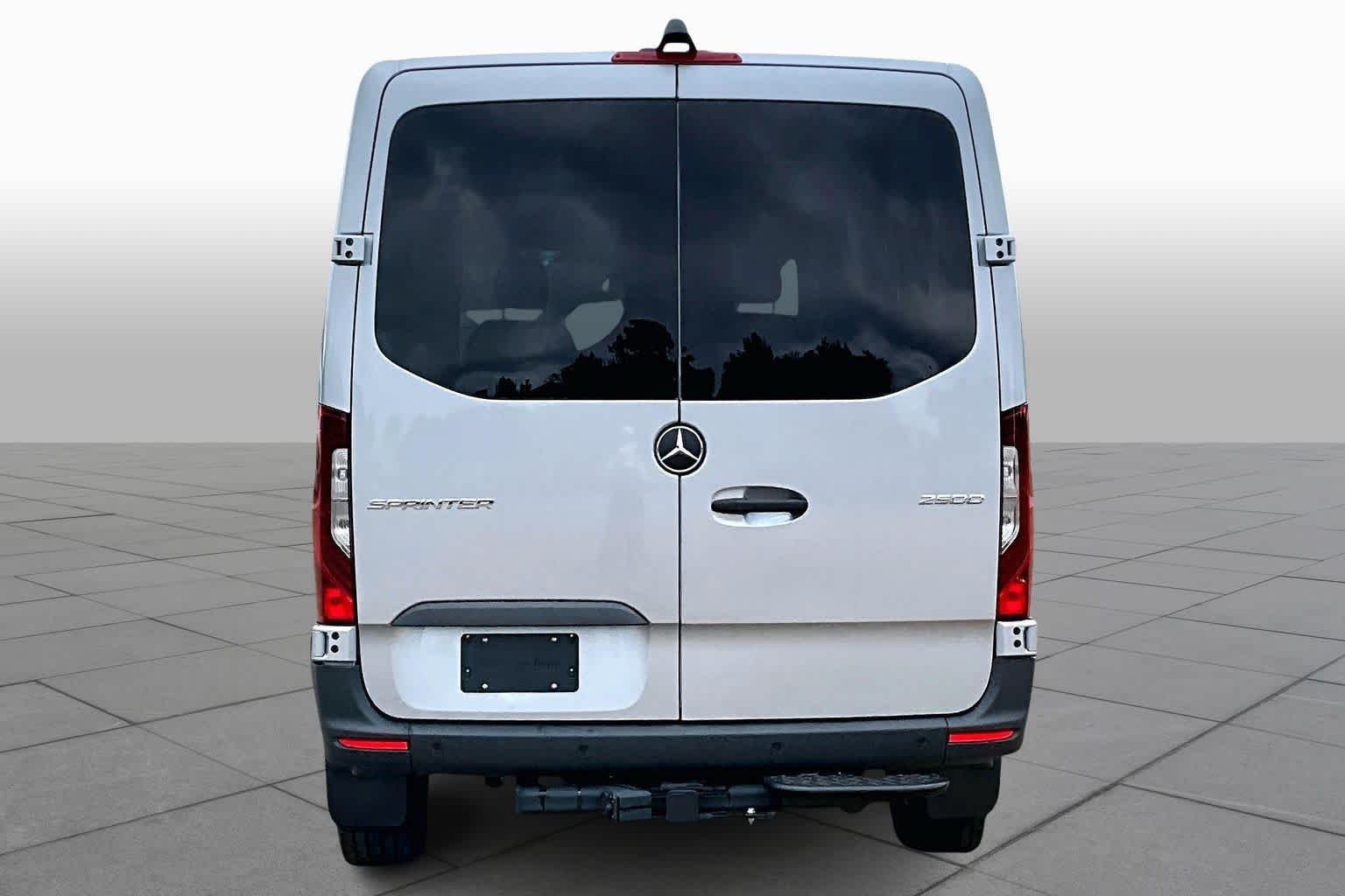 Used 2026 Mercedes-Benz Sprinter 2500 image 4