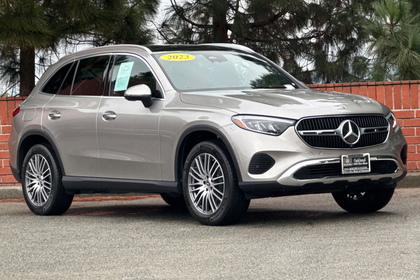 Used 2023 Mercedes-Benz GLC 300 4MATIC image 2