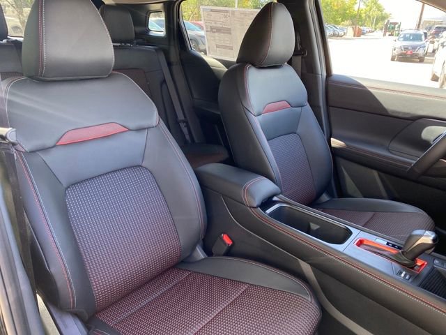 New 2026 Nissan Kicks SR w/ Cold Weather Package image 9