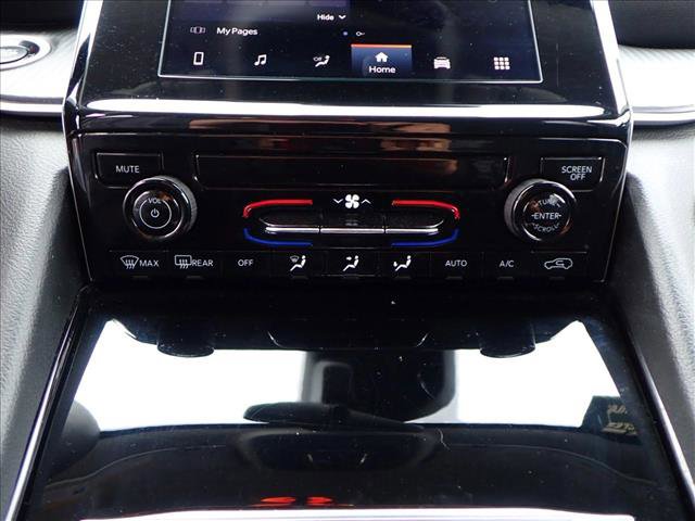 Used 2023 Jeep Grand Cherokee L Laredo image 17