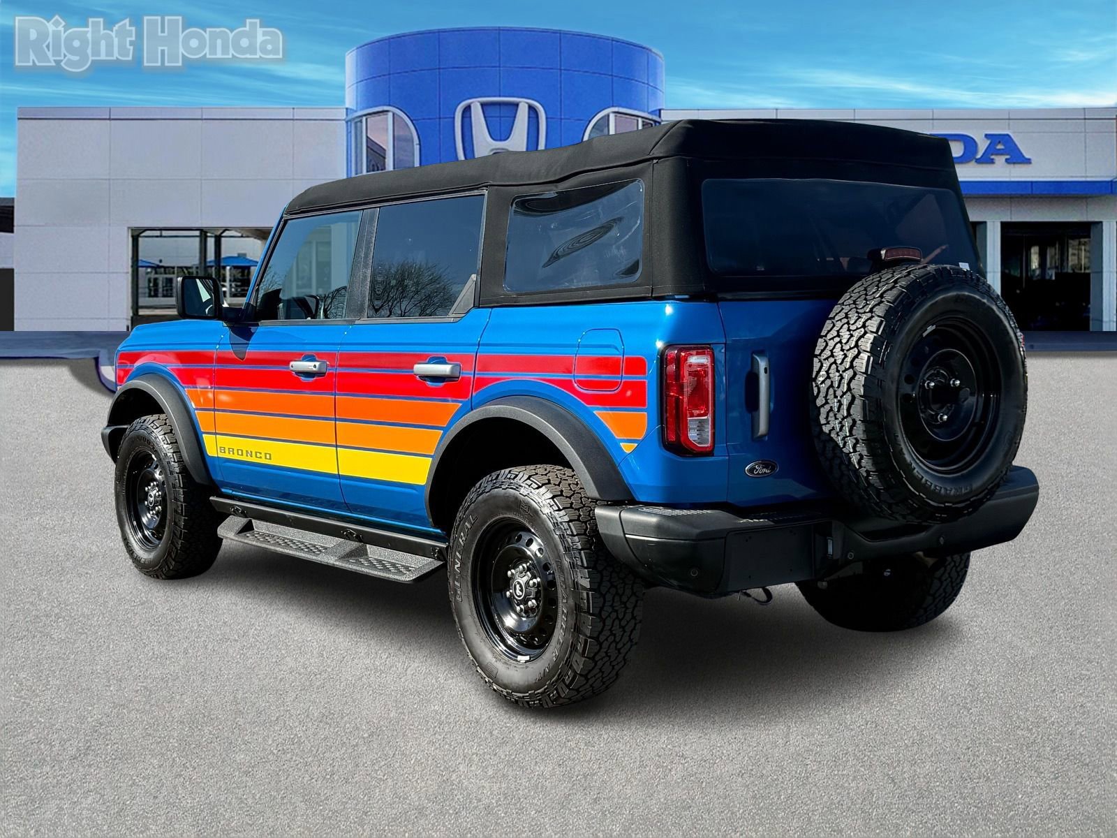 Used 2025 Ford Bronco Big Bend w/ Black Diamond Package image 4