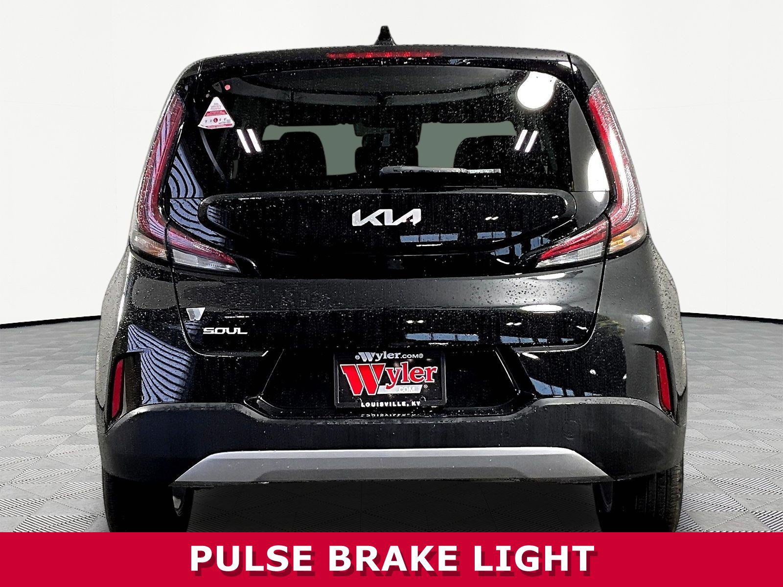 Used 2025 Kia Soul LX FWD image 5