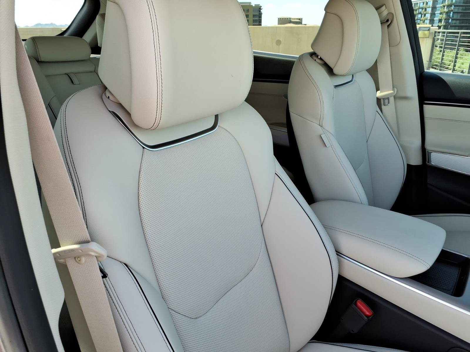 Certified 2026 Genesis GV70 2.5T Advanced AWD/4WD image 12