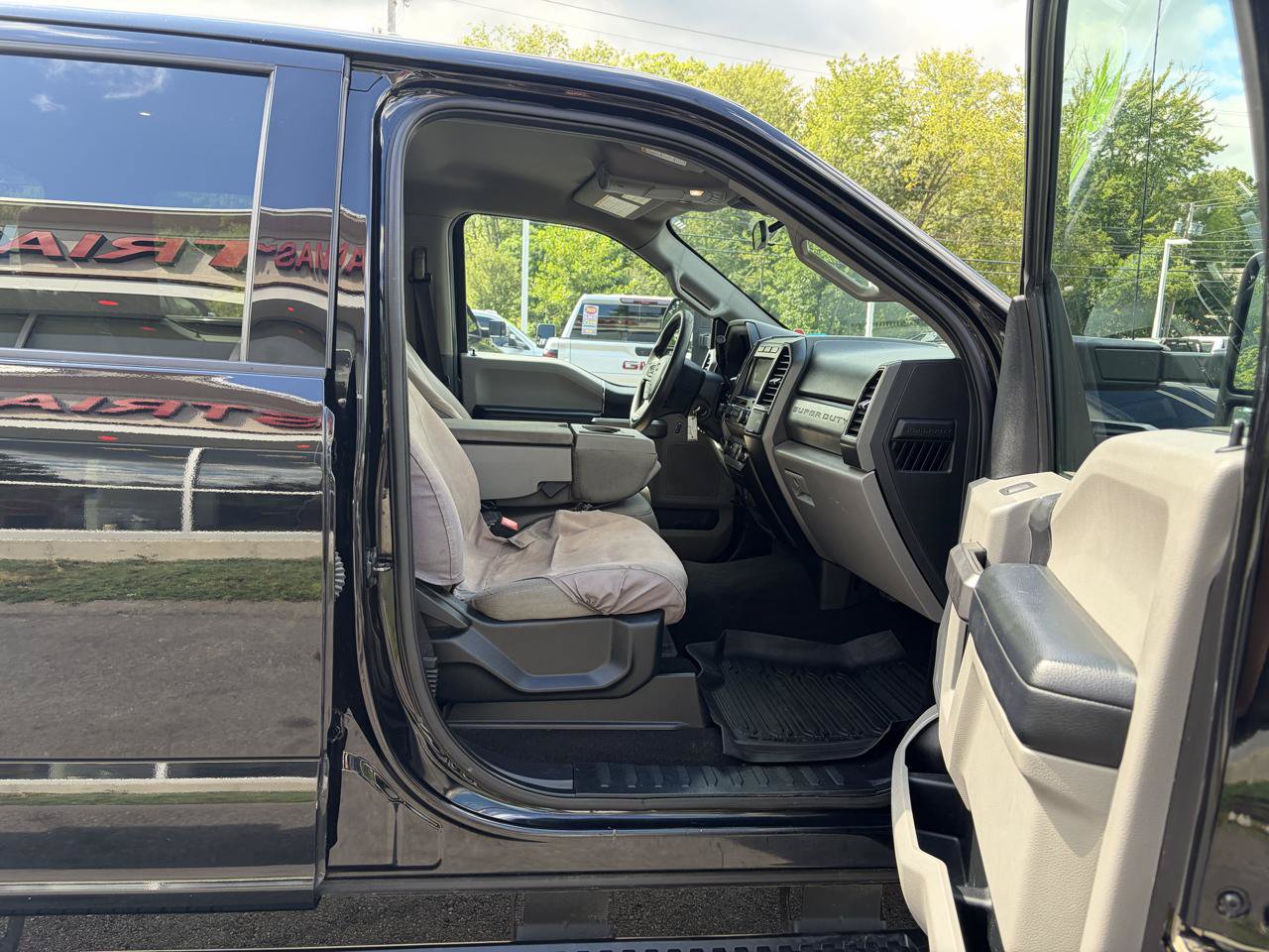 Used 2020 Ford F250 XLT w/ FX4 Off-Road Package AWD/4WD image 41