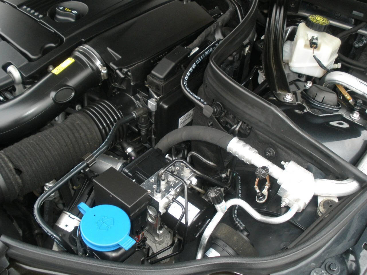 Used 2013 Mercedes-Benz C 250 Sedan image 14