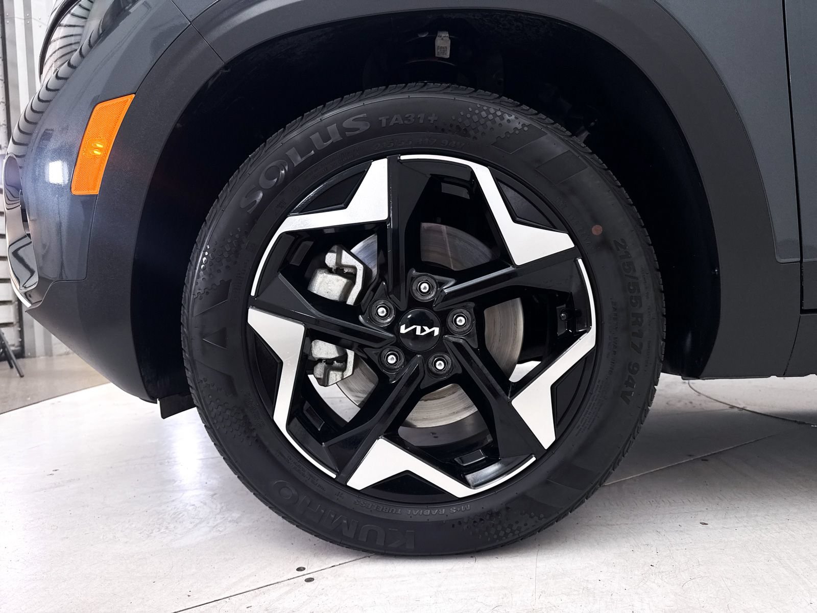 Certified 2025 Kia Seltos EX w/ EX Sunroof Package AWD/4WD image 16