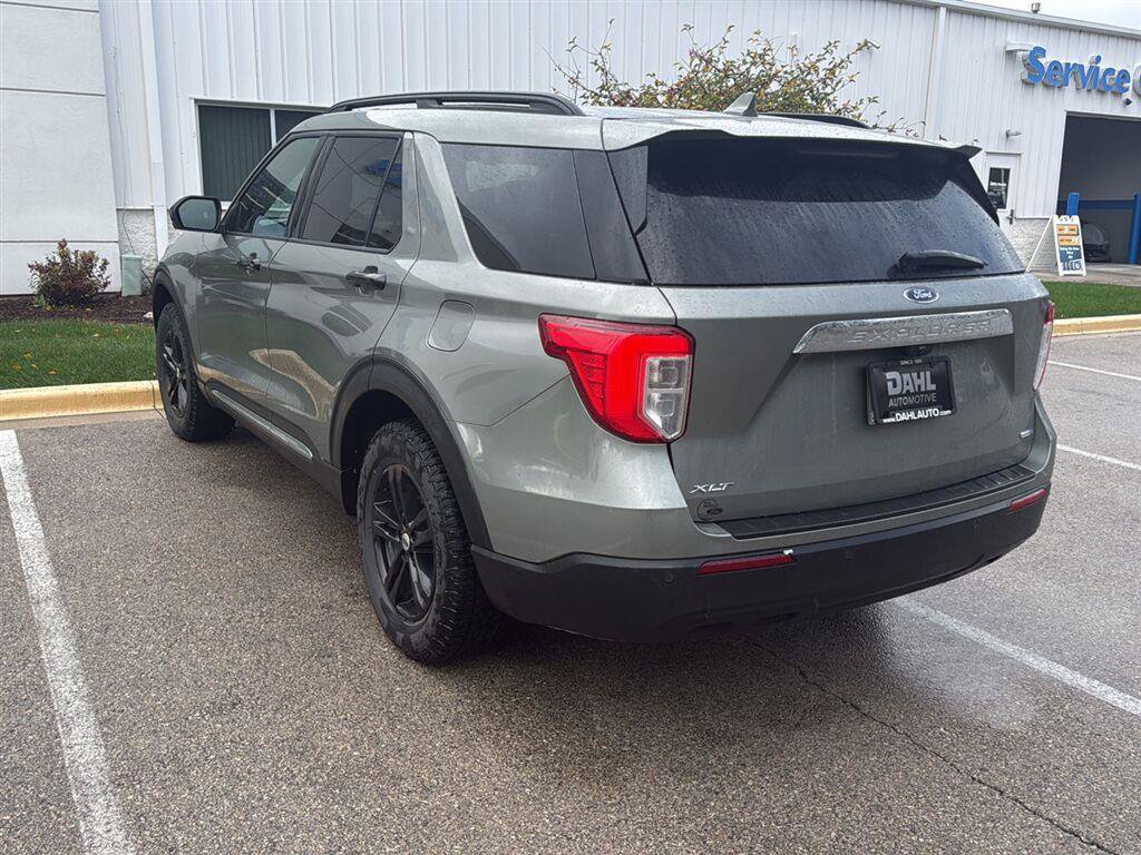 Used 2020 Ford Explorer XLT w/ Comfort Package AWD/4WD image 12