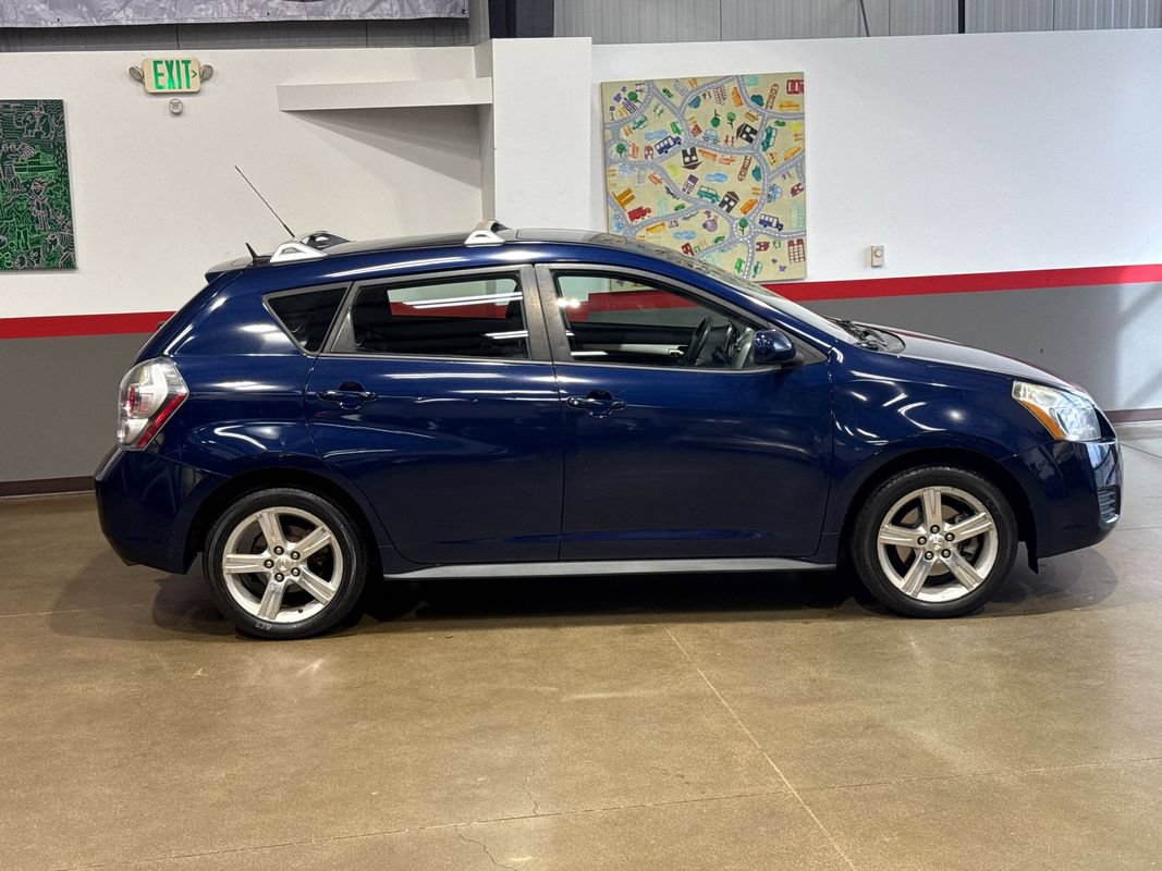 Used 2010 Pontiac Vibe AWD w/ Sun And Sound Package image 25