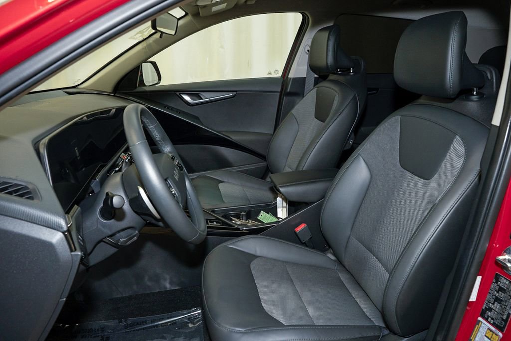Used 2024 Kia Niro EX FWD image 10