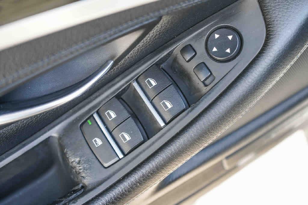 Used 2013 BMW 535i Sedan RWD image 23