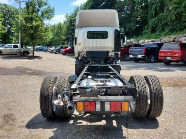New 2025 Chevrolet Low Cab Forward RWD image 4