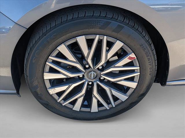 Used 2024 Nissan Altima 2.5 SV FWD image 29