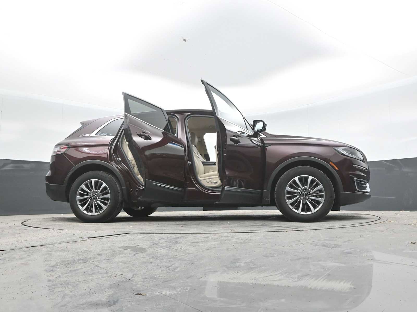 Used 2019 Lincoln Nautilus Select AWD/4WD image 57