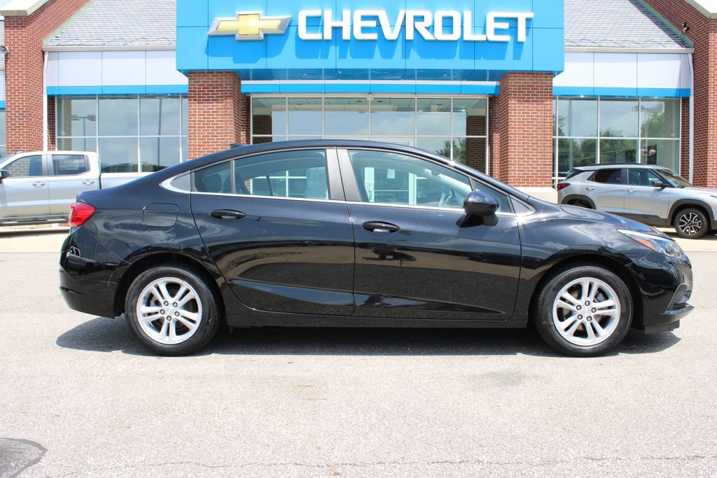 Certified 2018 Chevrolet Cruze LT FWD image 1