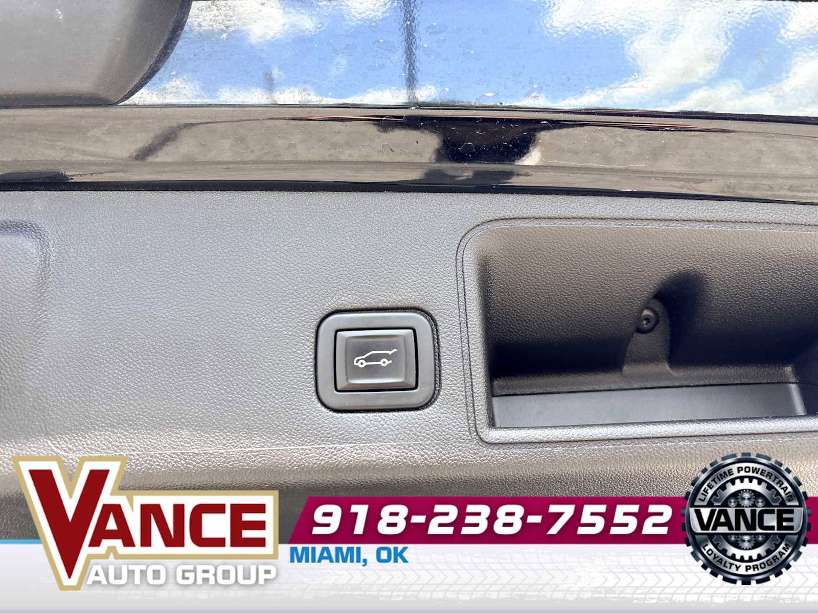 Used 2022 GMC Terrain SLE w/ Driver Convenience Package image 18