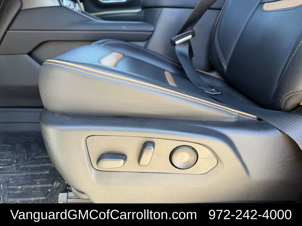 Used 2023 GMC Yukon XL AT4 w/ Technology Package AWD/4WD image 34