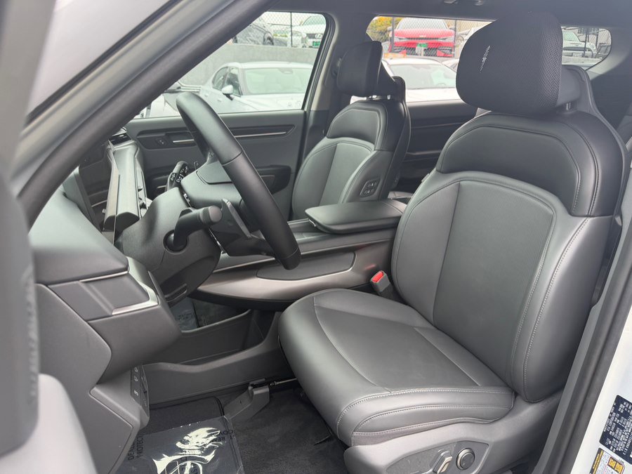 Used 2024 Kia EV9 Light Long Range RWD image 20