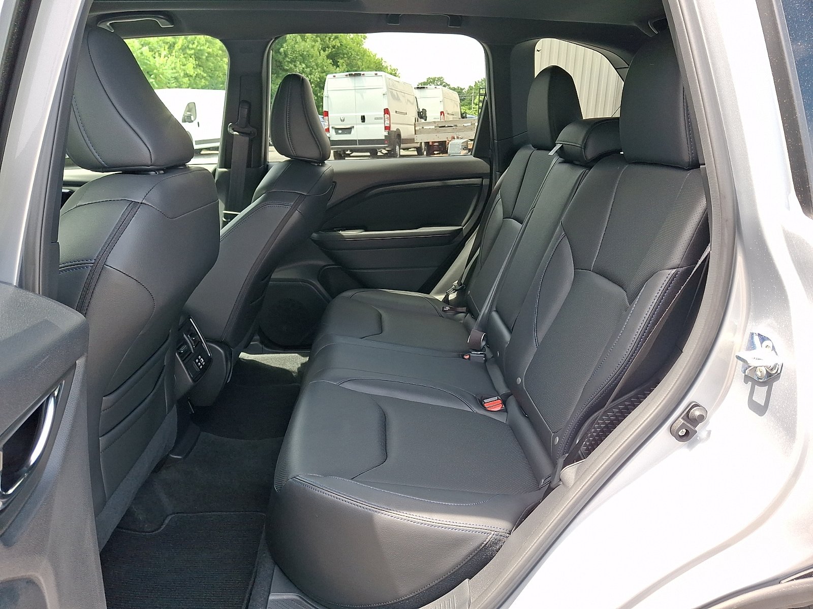 Used 2025 Subaru Forester Limited AWD/4WD image 8