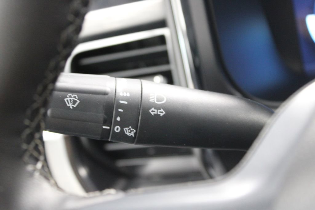 New 2026 Ford F250 Lariat w/ Black Appearance Package image 38