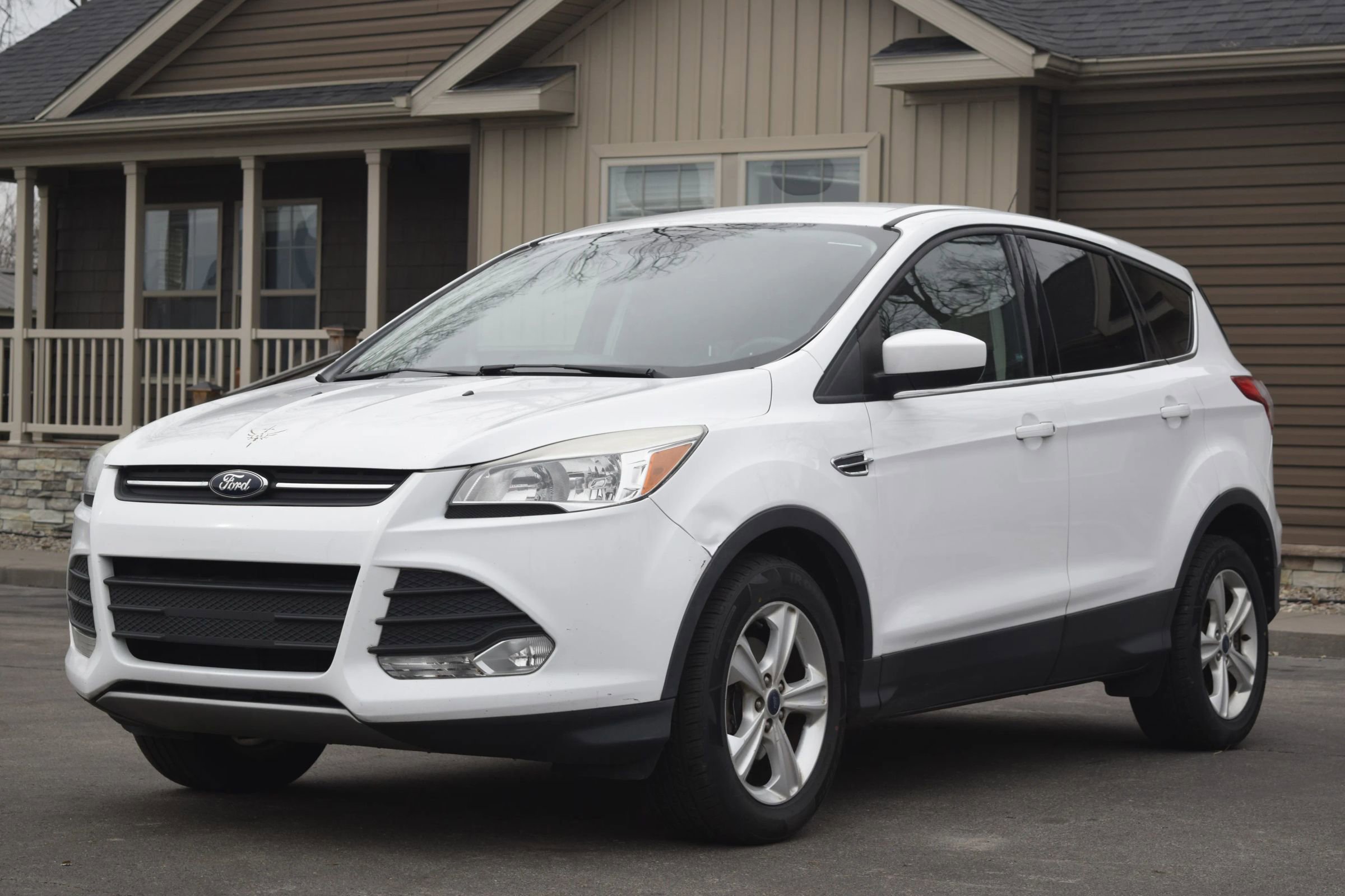 Used 2015 Ford Escape SE image 1