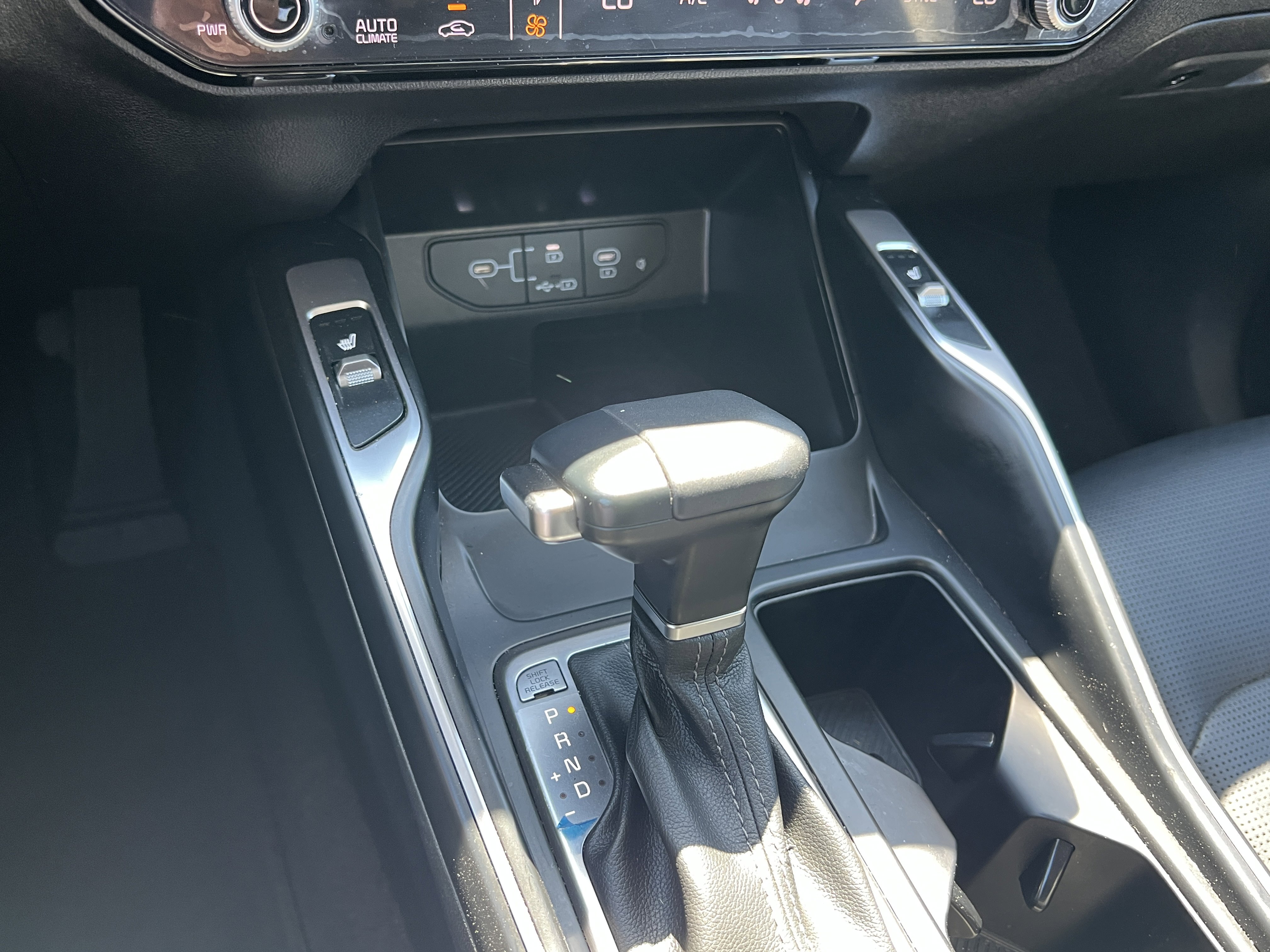 Certified 2025 Kia Sorento S image 29