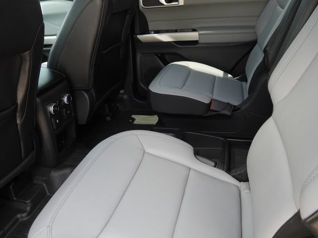 Used 2021 Ford Explorer XLT w/ Equipment Group 202A RWD image 13