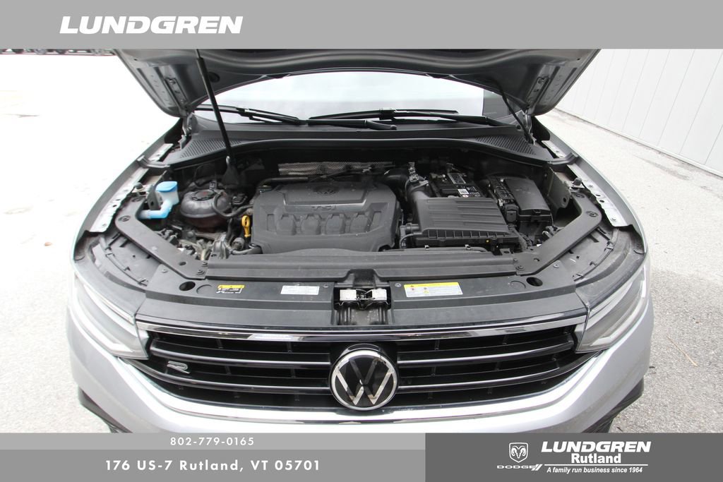 Used 2023 Volkswagen Tiguan SE R-Line image 35