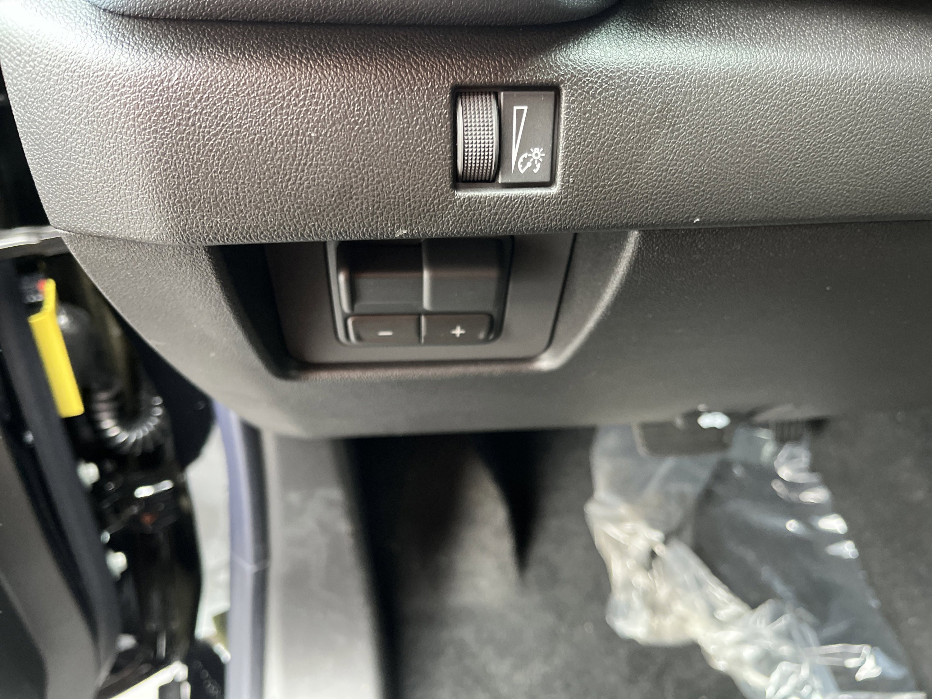 New 2026 GMC Canyon Elevation w/ Convenience Package image 16