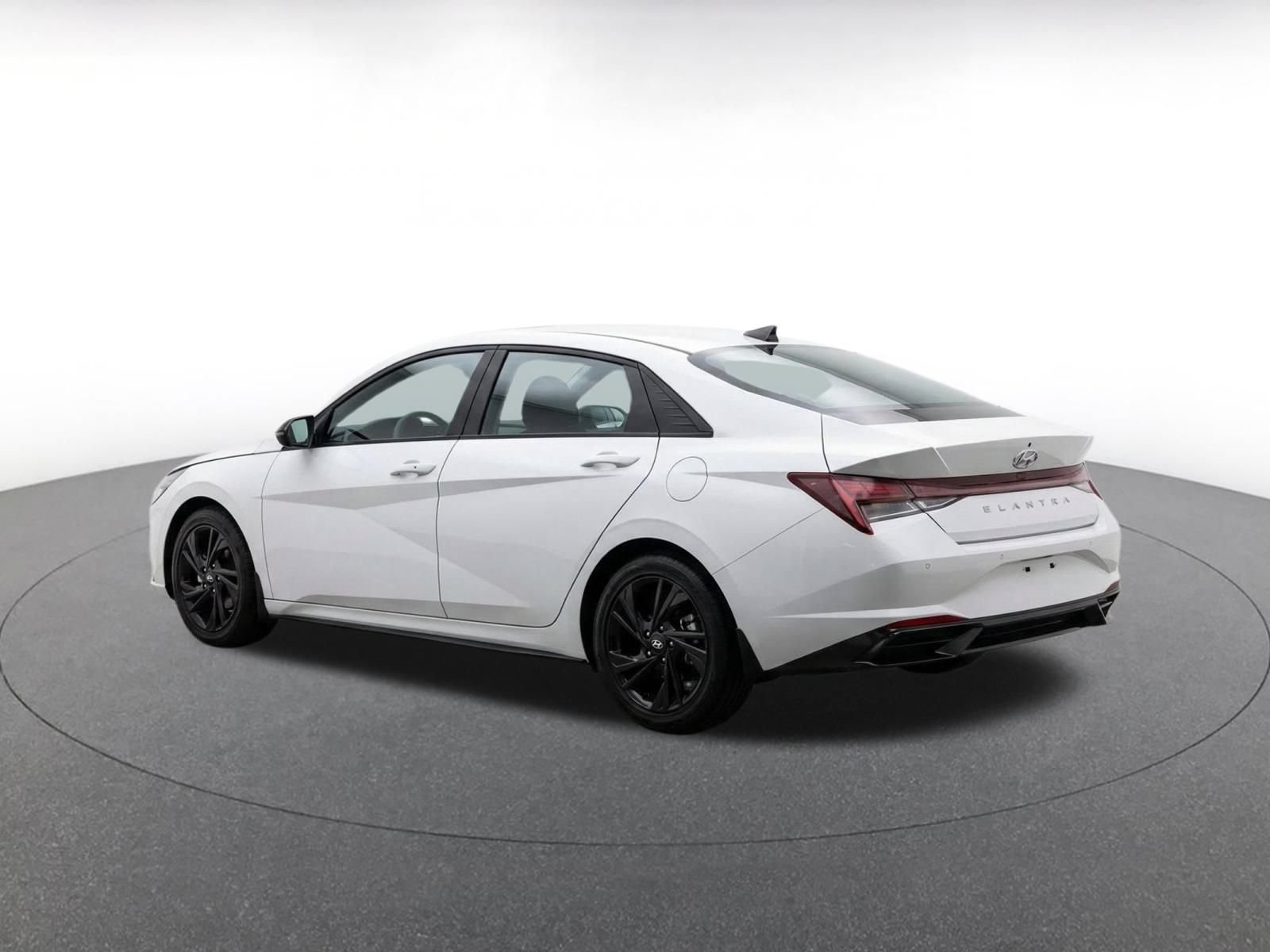Used 2026 Hyundai Elantra Sport FWD image 7