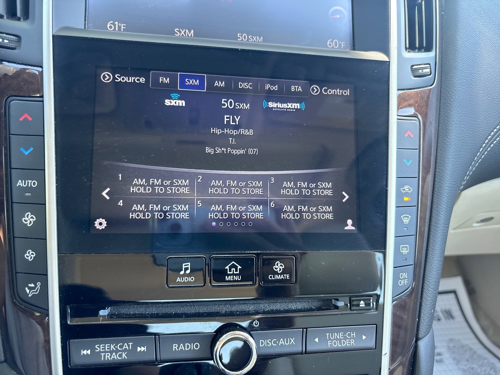 Used 2019 INFINITI Q50 Luxe w/ Essential Package (3.0T Luxe) AWD/4WD image 17