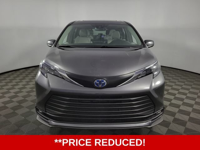Used 2025 Toyota Sienna XLE FWD video 2