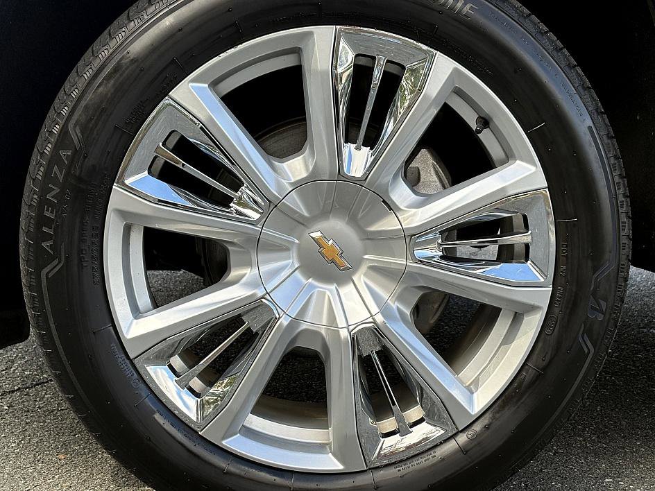 Used 2022 Chevrolet Suburban High Country image 8