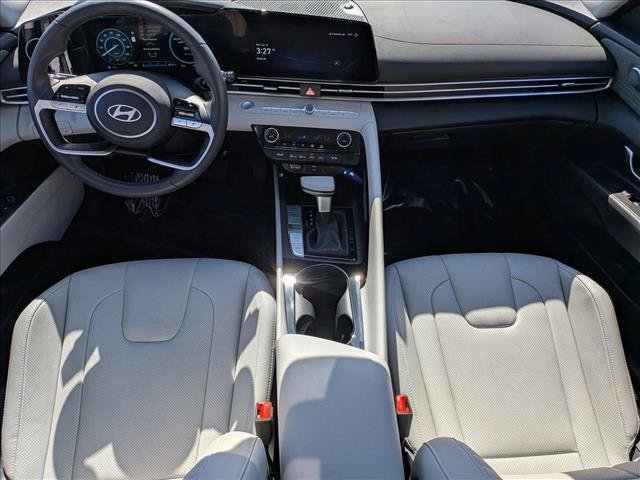 Used 2025 Hyundai Elantra Limited FWD image 14