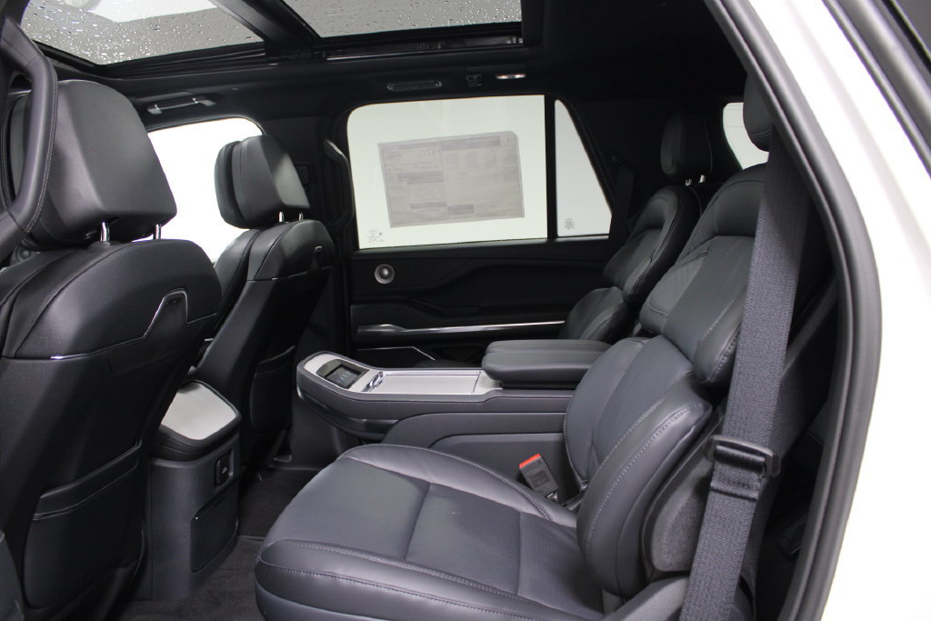 New 2026 Lincoln Navigator Reserve w/ Jet Appearance Package AWD/4WD image 27