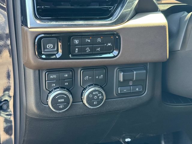 New 2026 GMC Yukon Denali Ultimate AWD/4WD image 30