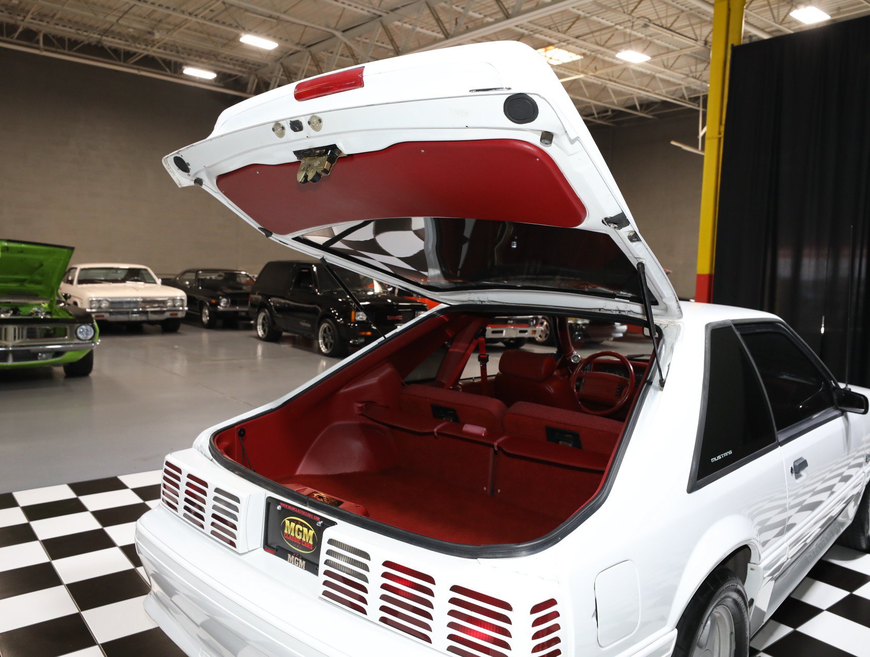 Used 1992 Ford Mustang GT RWD image 43