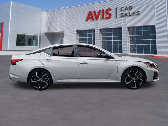 Used 2025 Nissan Altima 2.5 SR image 5