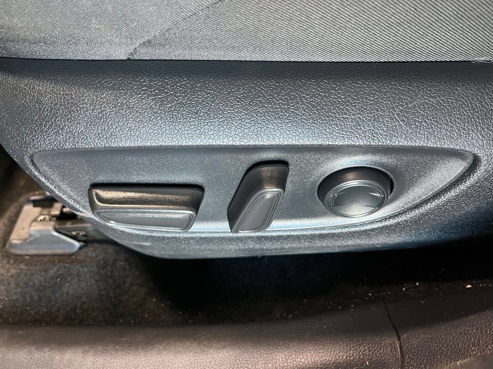 Used 2022 Toyota RAV4 SE AWD/4WD image 19
