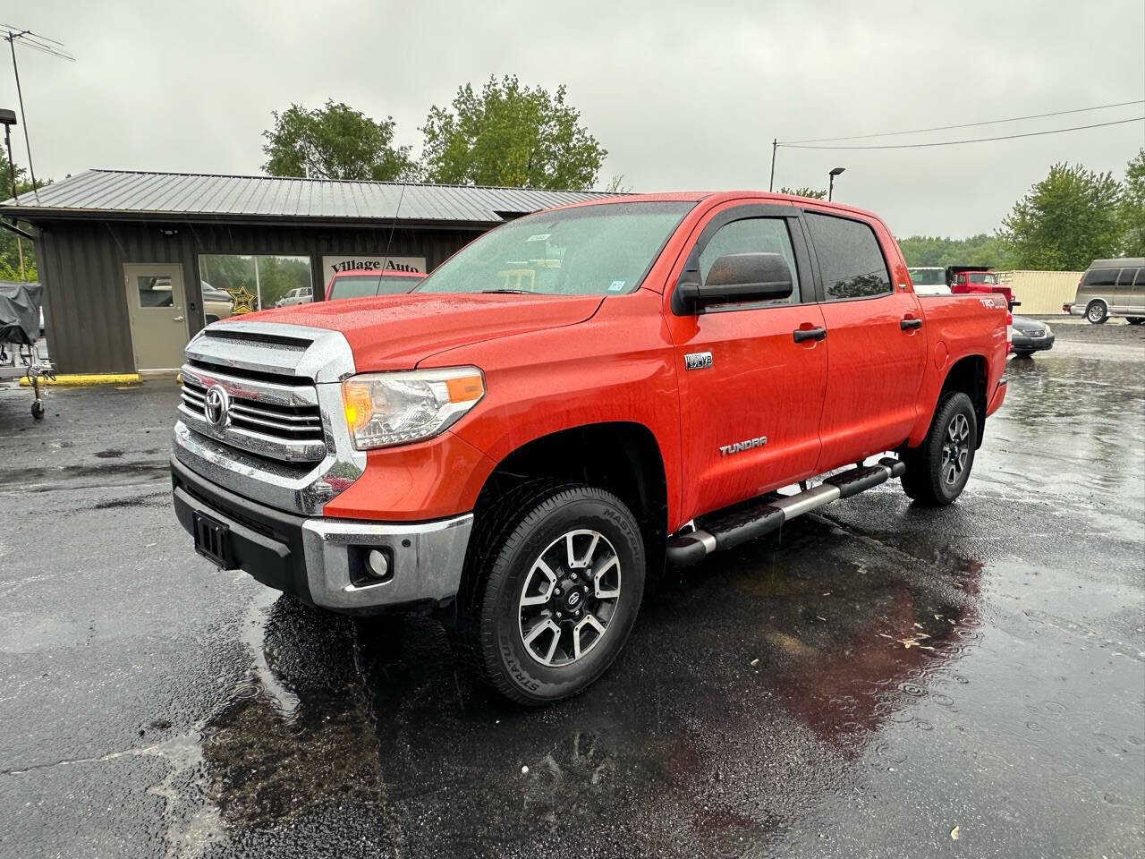 Used 2016 Toyota Tundra SR5 image 1