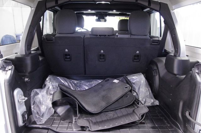 Used 2024 Jeep Wrangler Unlimited Sahara w/ Technology Group image 20