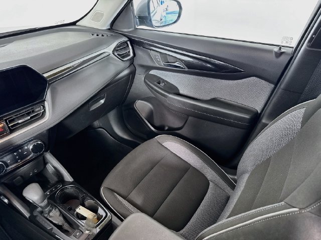 Used 2025 Chevrolet TrailBlazer LT AWD/4WD image 22