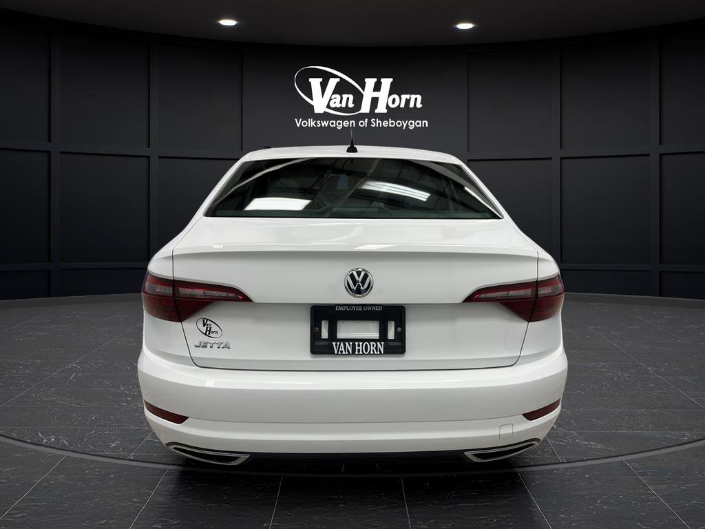 Used 2020 Volkswagen Jetta R-Line w/ R-Line Cold Weather Package FWD image 4