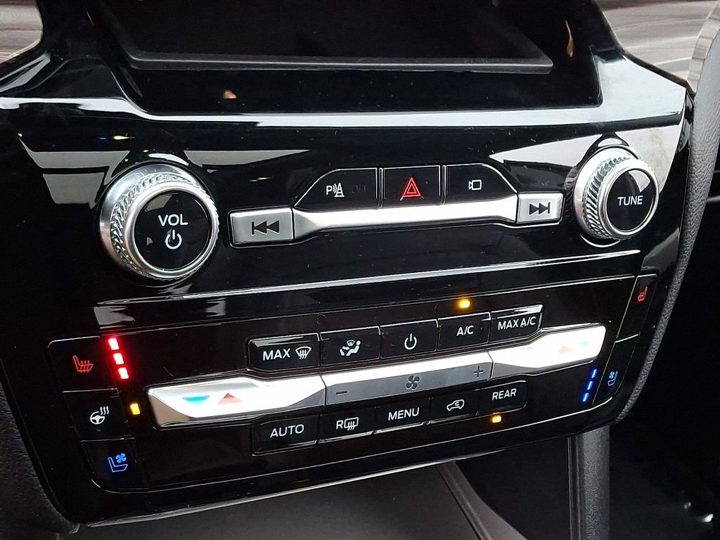 Certified 2022 Ford Explorer Limited w/ Hybrid Equipment Group 310A image 17