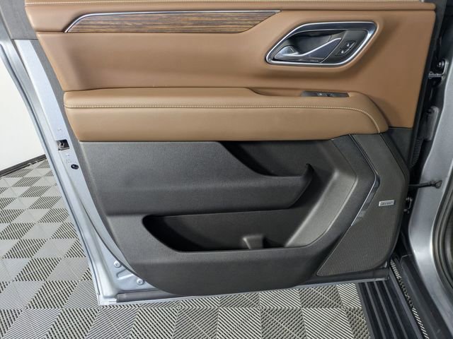 Used 2024 Chevrolet Suburban High Country AWD/4WD image 28