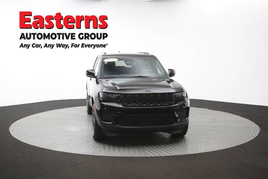 Used 2025 Jeep Grand Cherokee Altitude AWD/4WD image 54