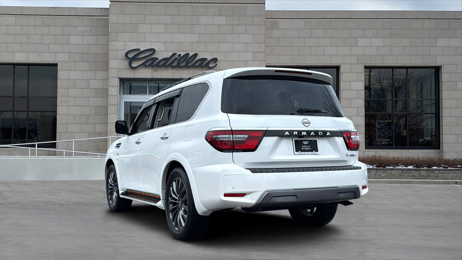 Used 2022 Nissan Armada Platinum image 4