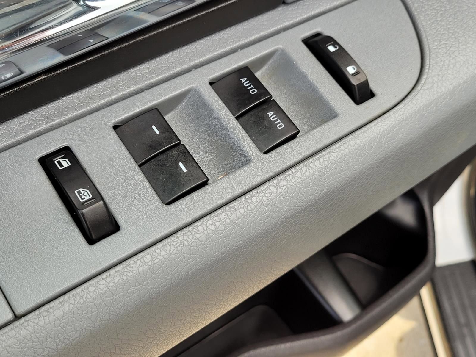 Used 2013 Ford F150 XLT w/ Mid Equipment Group image 19
