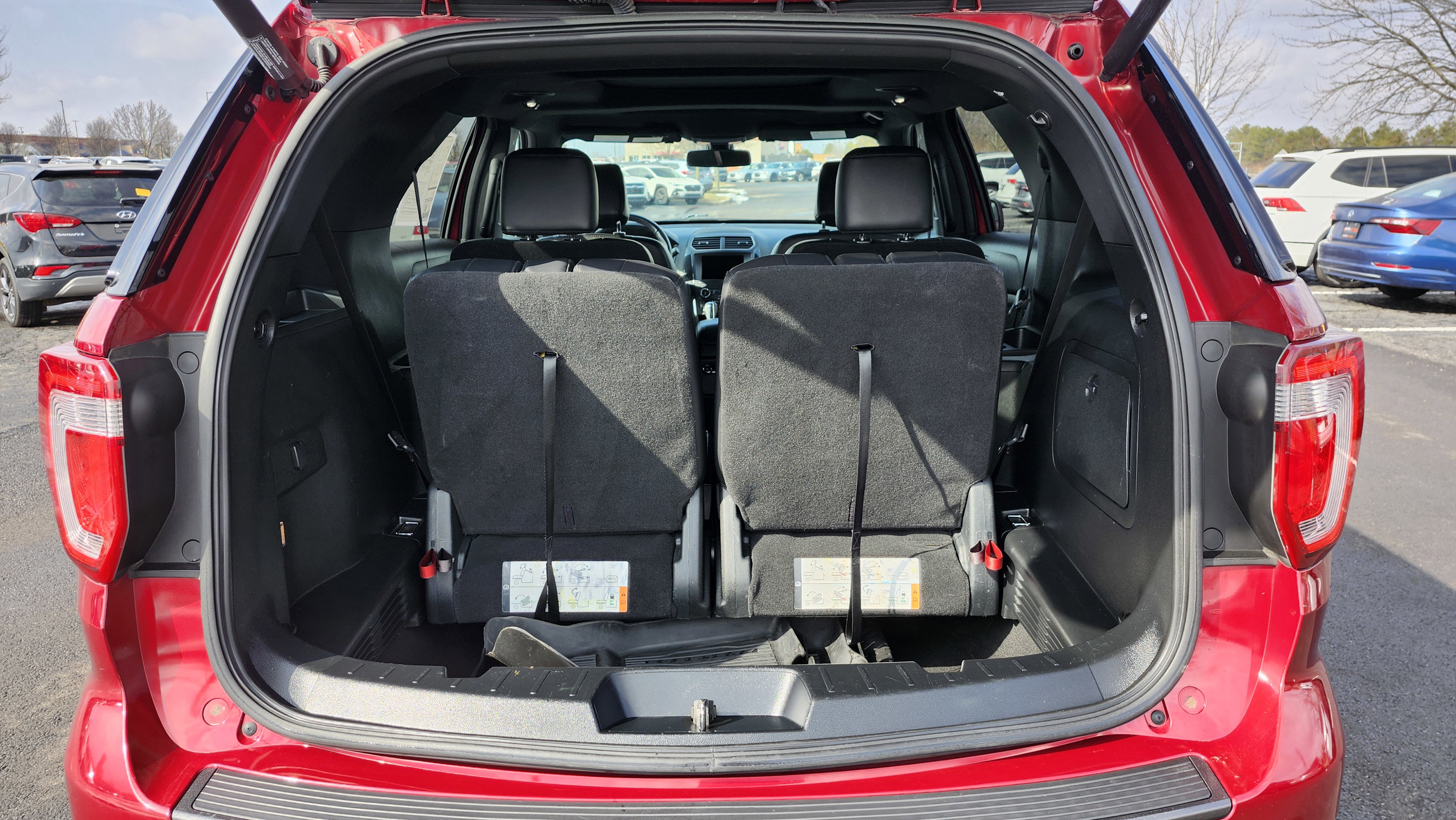 Used 2019 Ford Explorer XLT w/ Equipment Group 202A image 24