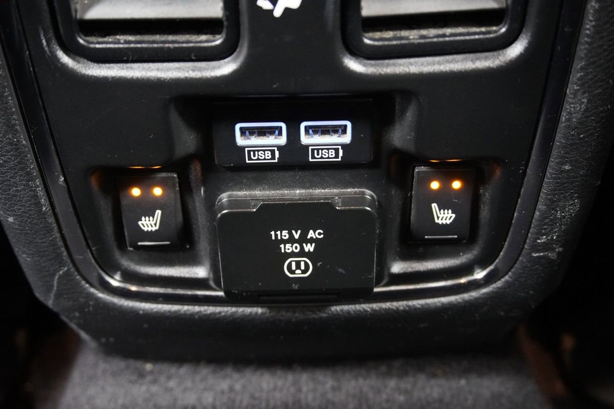 Used 2017 Dodge Durango R/T w/ Technology Group AWD/4WD image 37