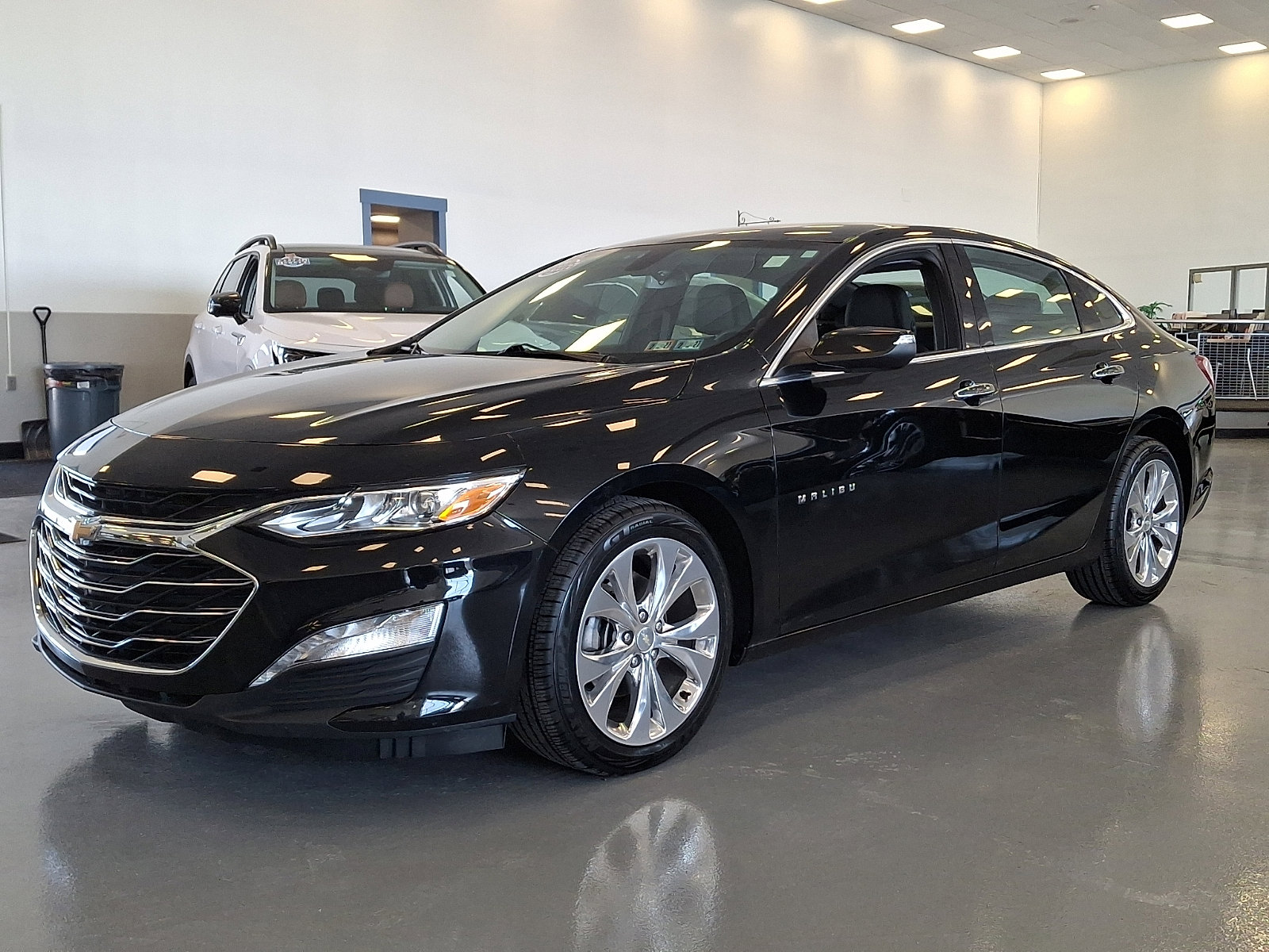 Used 2019 Chevrolet Malibu Premier image 3